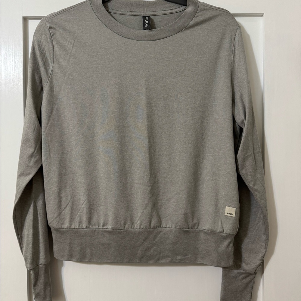 Vuori Gray Crewneck Shirt Slim Fit Lightweight
